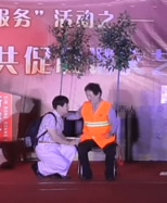 一个酸奶盒